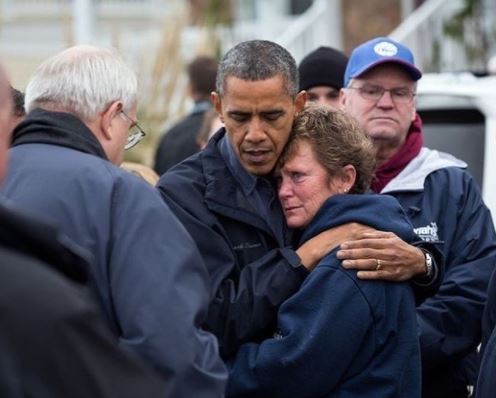 Le photographe d'Obama donne une leçon à Trump