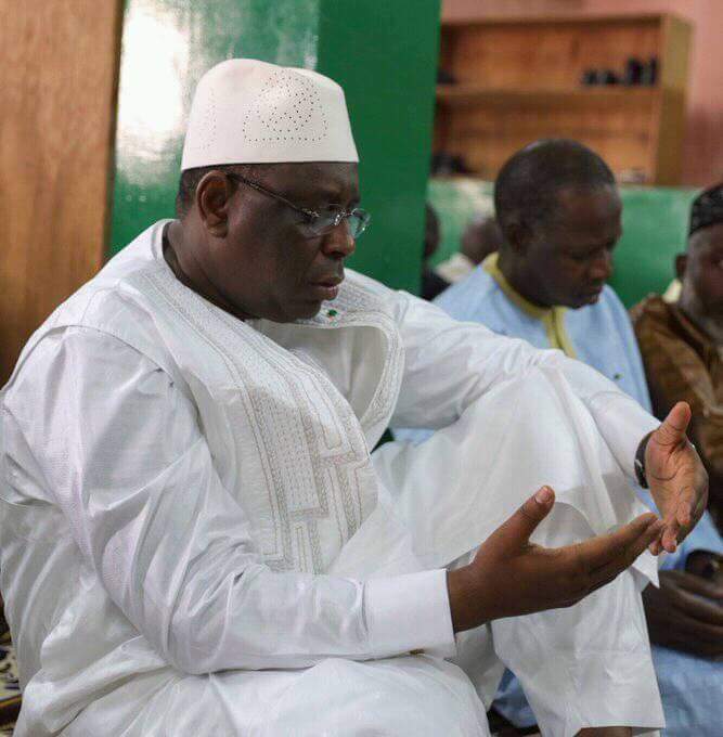 Mohamed Dione a remis la démission de son gouvernement mais...