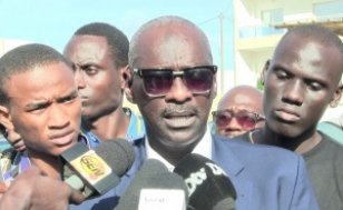 Expulsion de Kémi Séba : Me Khoureychi Ba sert une sommation à la police Expulsion de Kémi Séba : Me Khoureychi Ba sert une sommation à la police