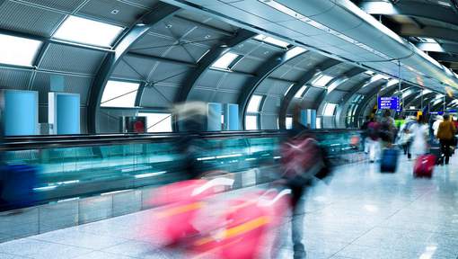 Un homme prétendant porter des explosifs fait évacuer en partie l'aéroport de Francfort