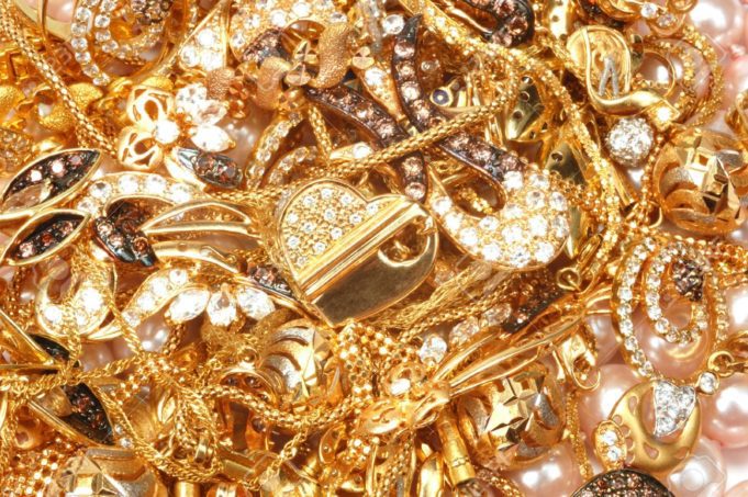 Rufisque: Des bijoux de 40 millions volés par une bonne