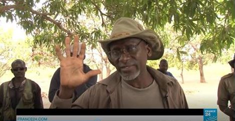 Salif Sadio, Chef du MFDC dément: «à 64 ans, je n’ai ni femme ni enfant » (Regardez) Salif Sadio, Chef du MFDC dément: «à 64 ans, je n’ai ni femme ni enfant » (Regardez)