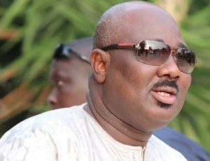 SEN de l’APR: Farba Ngom attaque Zahra Iyane Thiam, Awa Niang cogne Abdou Karim Sall, Djibril Warr fusille Cissé Lô