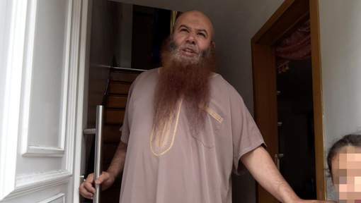 Forcé de quitter la Belgique, l'imam de Dison prêche désormais à La Haye