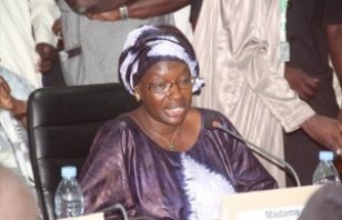 Ofnac : Macky gonfle Seynabou Ndiaye Diakhaté de 111 milliards