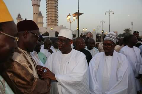 Le Pr Macky Sall accueilli en grande pompe à Touba (IMAGES)