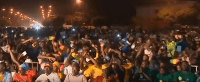 Vidéo – Victoire des Lions : scène de liesse à la Place de l’Obélisque Vidéo – Victoire des Lions : scène de liesse à la Place de l’Obélisque