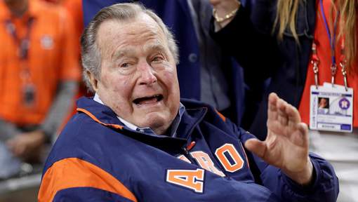 George Bush père et ses mains baladeuses