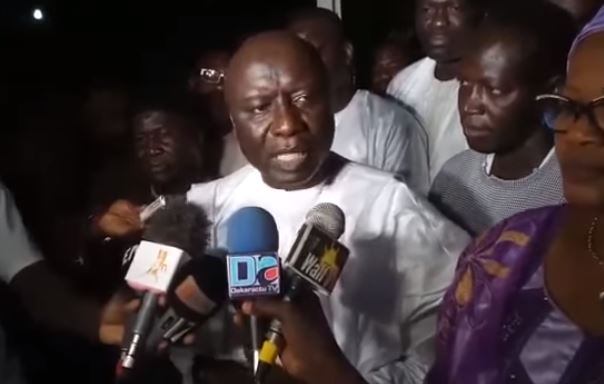 Vidéo: Idrissa Seck à Touba, présente ses condoléances au Khalife général des mourides… Regardez