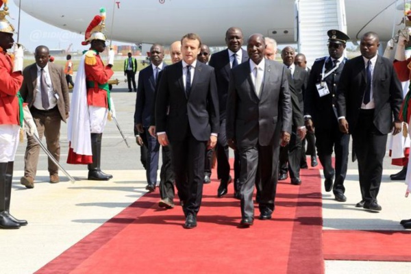 Réplique: Emmanuel Macron reçu par un simple vice président Ivoirien