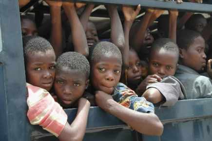 Cinq guinéens arrêtés pour trafic sur 8 enfants