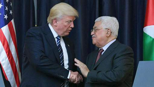 Trump informe Abbas qu'il veut "transférer l'ambassade à Jérusalem"