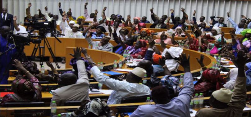 Six Tours D’horloge De Radotage Et D’applaudissements : Quand La République Perd Son Temps Six Tours D’horloge De Radotage Et D’applaudissements : Quand La République Perd Son Temps