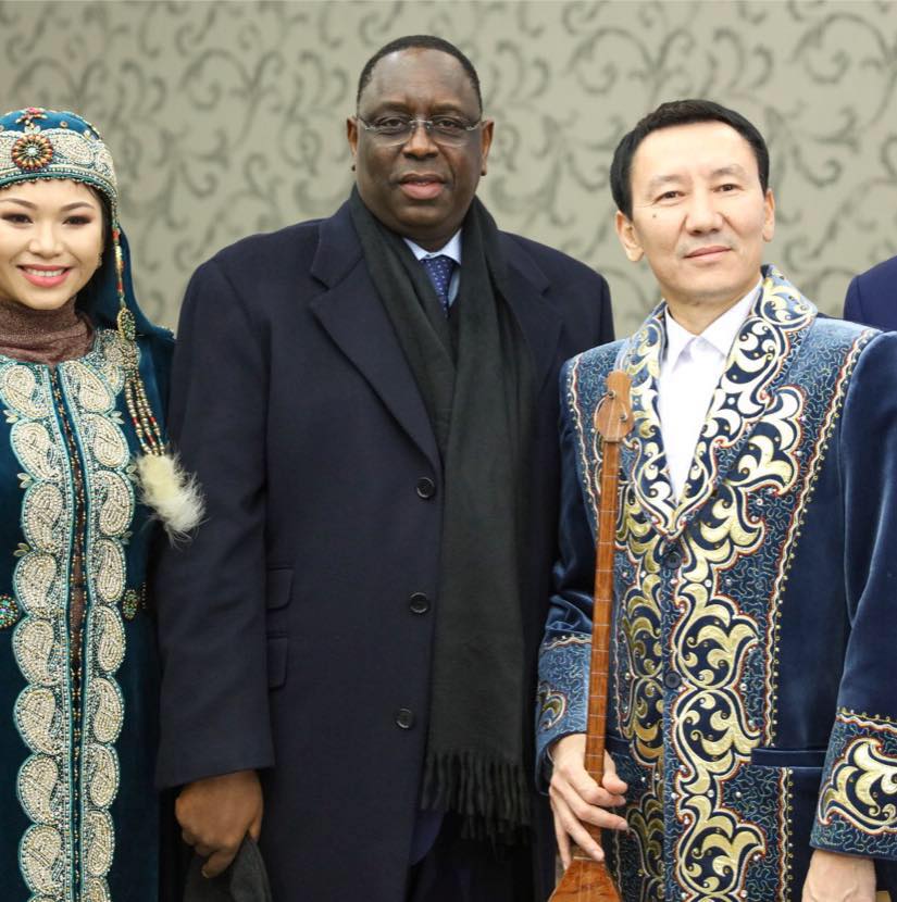 Macky fête son anniversaire au Kazakhstan