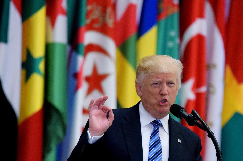 Trump ravale son "pays de merde"