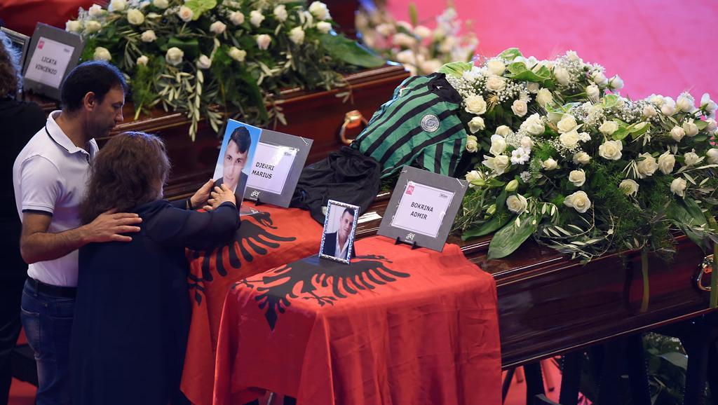 L'Italie dit adieu aux victimes du pont effondré à Gênes
