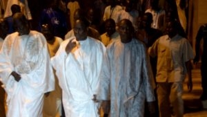 Visite surprise de Macky Sall au Khalife des Mourides ; un responsable APR arrêté puis…