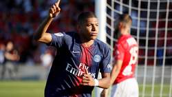 Un bijou et une exclusion: Mbappé en voit de toutes les couleurs à Nimes Un bijou et une exclusion: Mbappé en voit de toutes les couleurs à Nimes