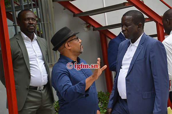 Youssou Ndour rend hommage à Mamoudou Ibra Kane et Alassane Samba Diop