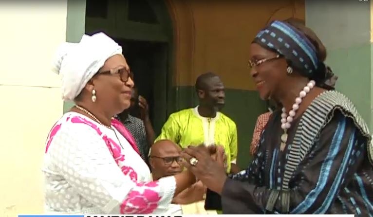Vidéo: Amsatou Sow Sidibé chez Mme le maire, Soham Wardini
