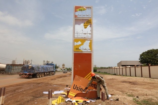 Rufisque Thiawléne : La Société Colas Sénégal/MSY BTP de Serigne Djamil Sy Mansour victimes de Vandalisme: Leurs locaux saccagés par des riverains Rufisque Thiawléne : La Société Colas Sénégal/MSY BTP de Serigne Djamil Sy Mansour victimes de Vandalisme: Leurs locaux saccagés par des riverains