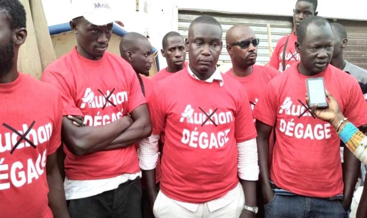 Sit-In Avorté : Les Membres De ’’Auchan Dégage’’ Gazés