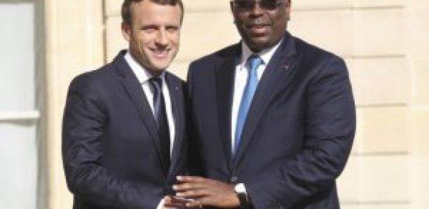 Forum de Dakar : Macron remet 500 millions à Macky