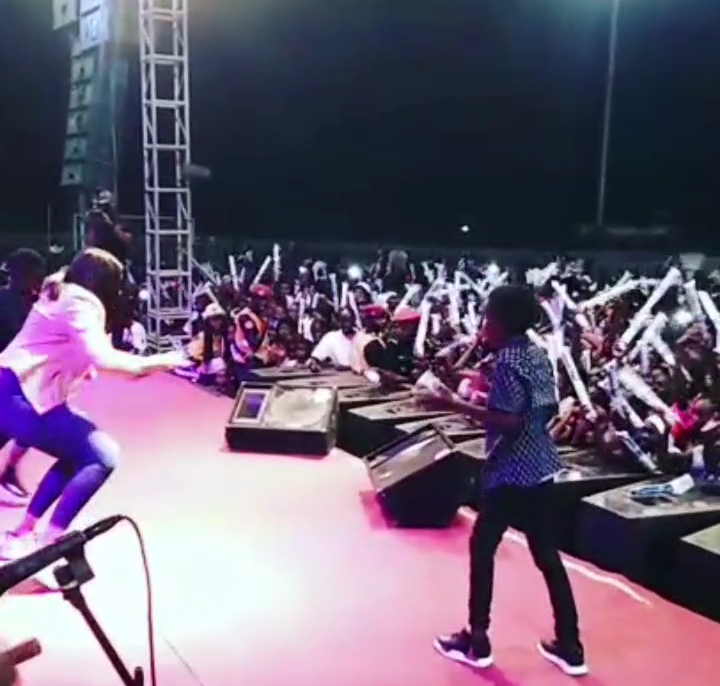 AÏDA SAMB dévoile ses talents de... danseuse AÏDA SAMB dévoile ses talents de... danseuse