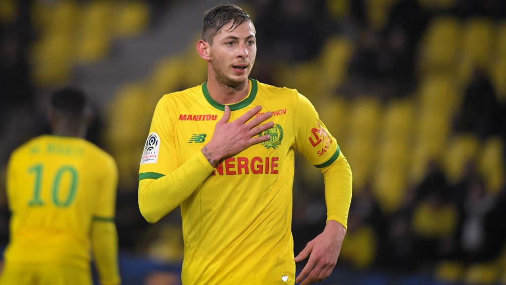 L'avion du footballeur argentin Emiliano Sala porté disparu L'avion du footballeur argentin Emiliano Sala porté disparu