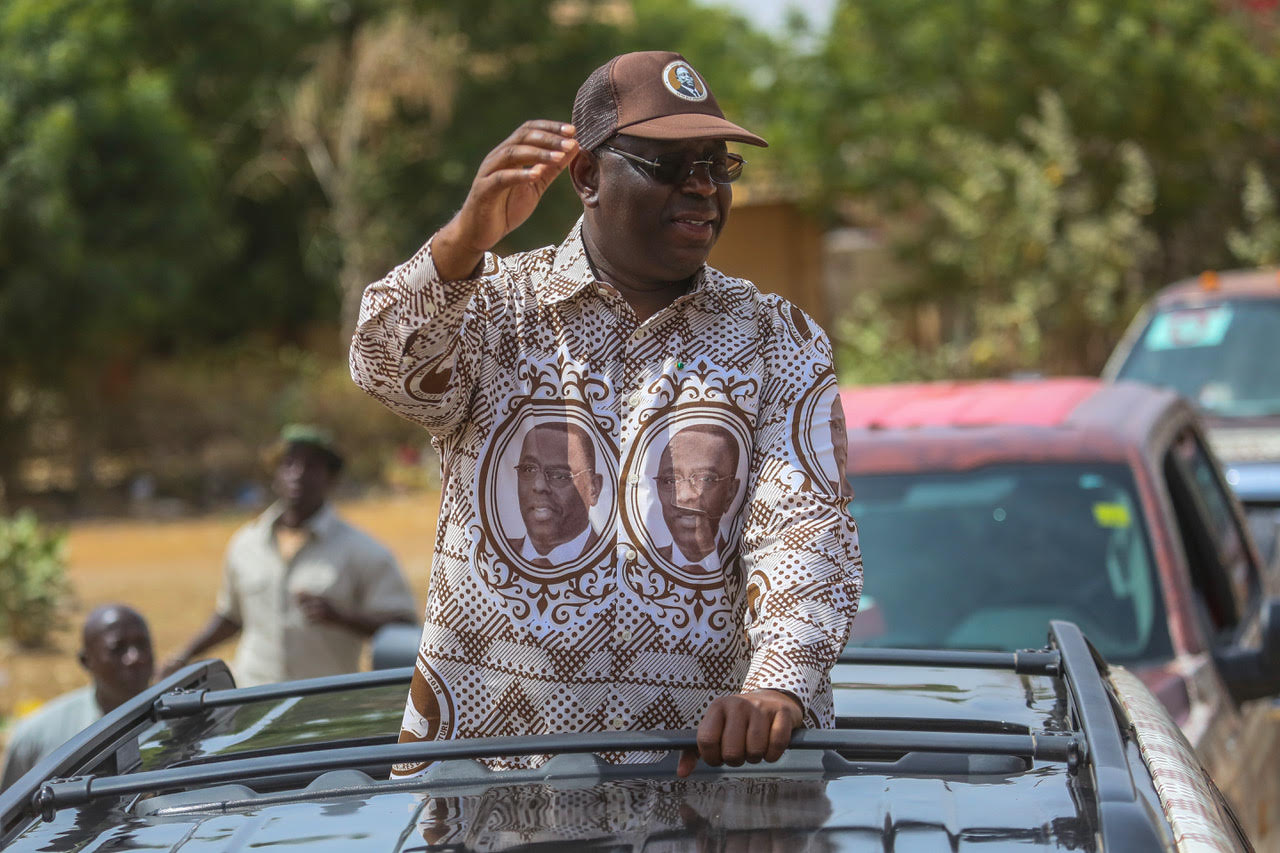Macky Sall à Guinguénéo, "futur hub logistique ferroviaire du Sénégal" Macky Sall à Guinguénéo, "futur hub logistique ferroviaire du Sénégal"