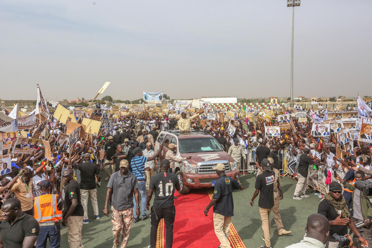 Mbour chante en chœur la victoire de Macky Sall : le refrain triomphal !