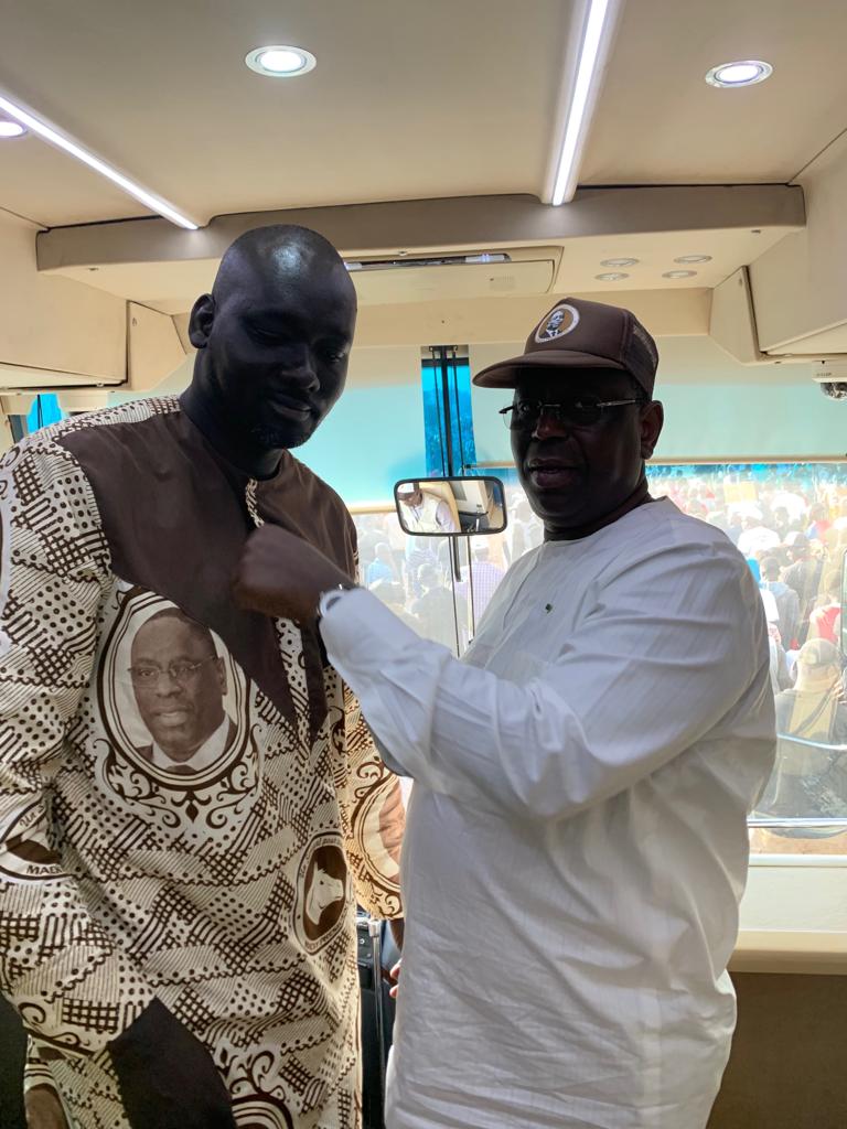 Ce geste du Pr Macky Sall qui récompense le mérite de Malal Diallo Pithie ! Ce geste du Pr Macky Sall qui récompense le mérite de Malal Diallo Pithie !