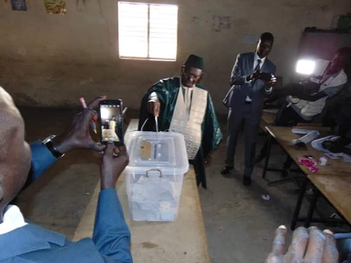 Le vote du candidat Issa Sall (Images)