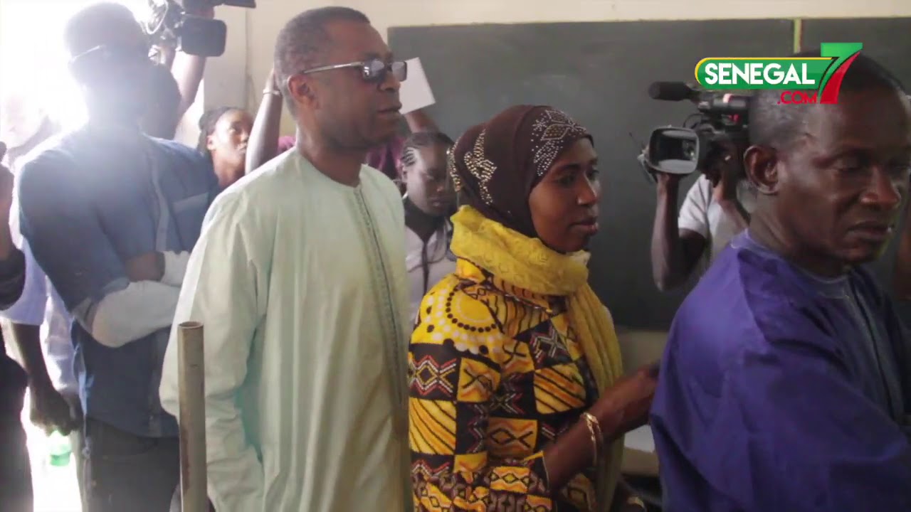 Youssou Ndour gagne dans son bureau de vote