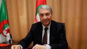 Ali Benflis, principal adversaire de Bouteflika, renonce à la présidentielle en Algérie