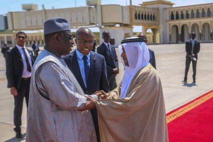 Les images de l'arrivée du couple Présidentiel à Abu Dhabi