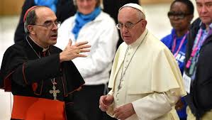Le pape refuse la démission du cardinal Barbarin accusé de...