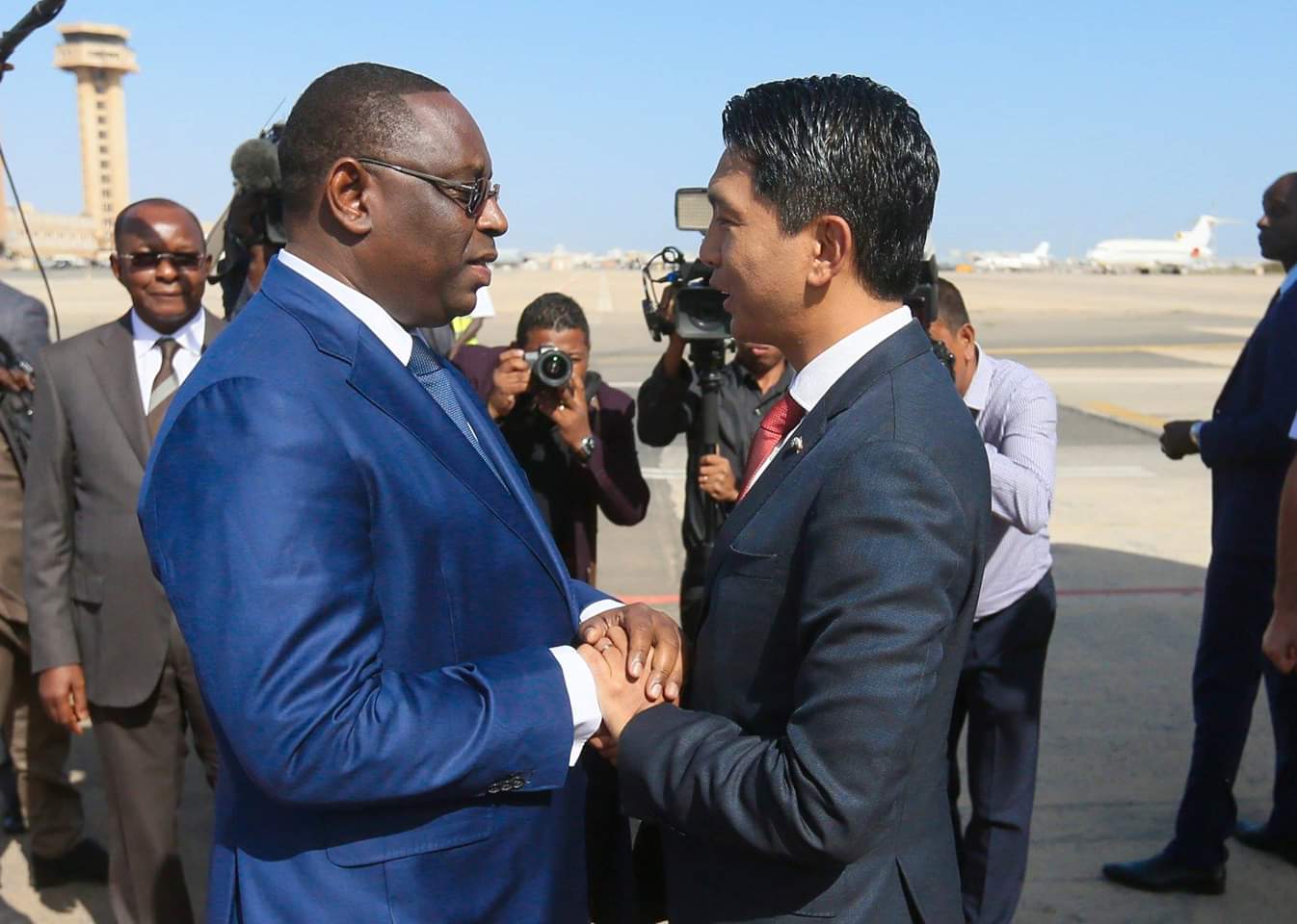 PRESTATION DE SERMENT DE MACKY SALL- Les images de l'arrivée à Dakar du PR Malgache Andry Rajoelina