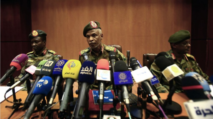 Omar el-Béchir ne sera pas extradé du Soudan, affirme le nouveau pouvoir militaire