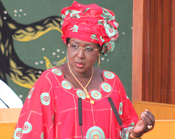 Maïmouna Ndoye Seck : "Si Macky Sall devait sanctionner les ministres de la Médina…"