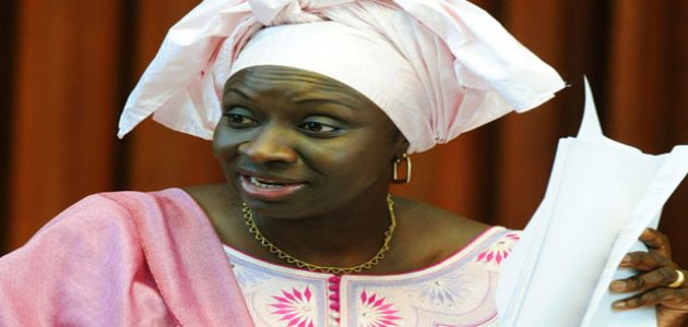  Nouveau gouvernement: Mimi Touré aurait dit non à Macky (Jeune Afrique)