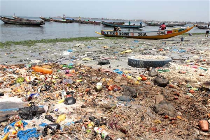 REJETS INDUSTRIELS, DÉCHETS MÉNAGERS, PÉRIL PLASTIQUE- LES COTES SENEGALAISES, A L’AGONIE !