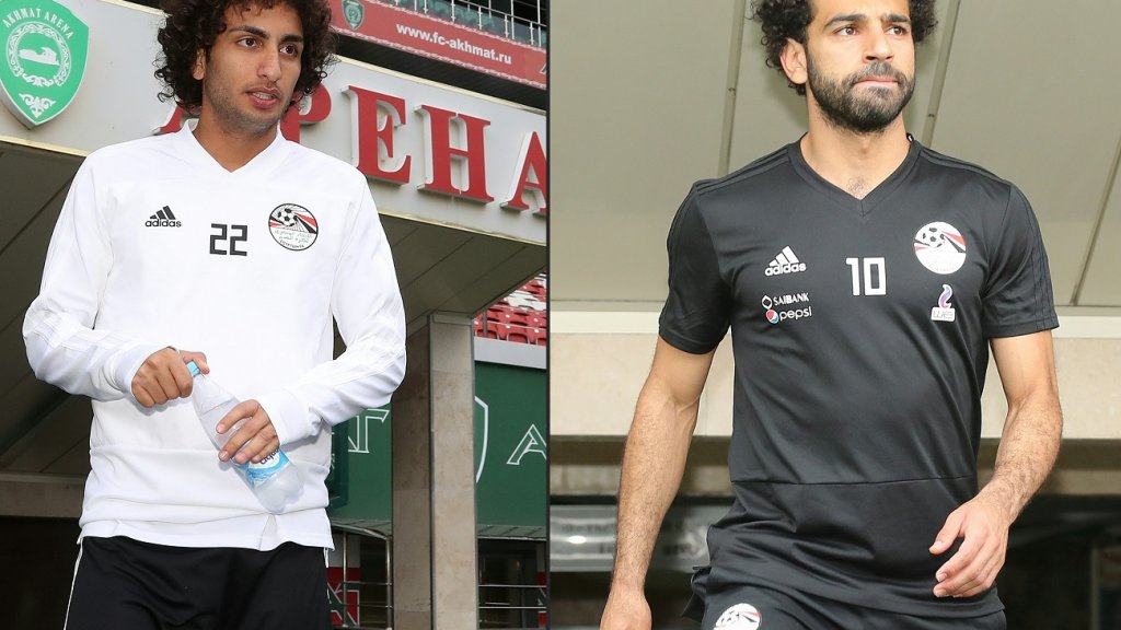 Accusé d'harcèlement sexuel, Amr Warda (à gauche) a reçu le soutien public de son coéquiper Mohamed Salah