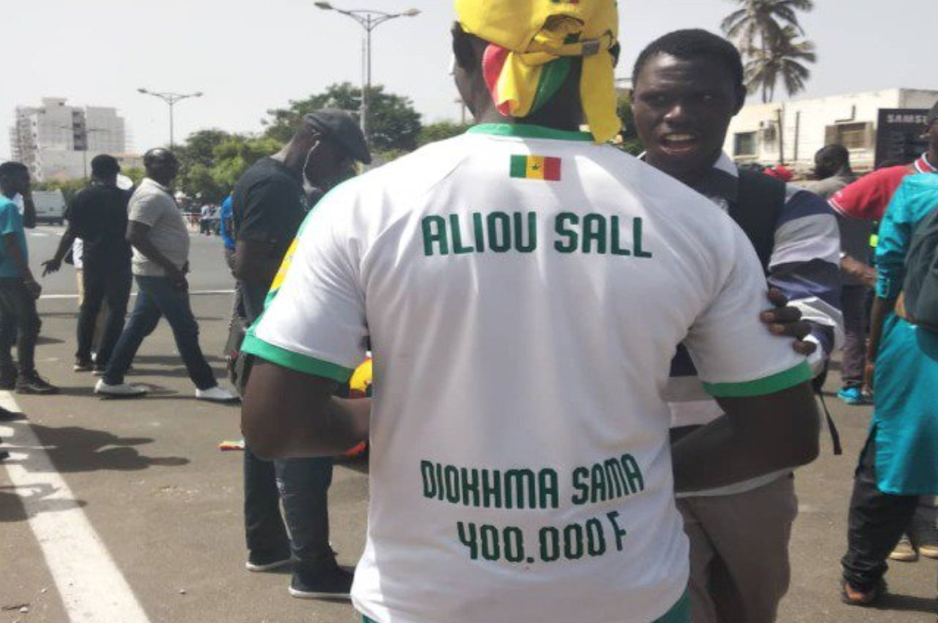 Défaite Des Lions : Les Supporters Passent De « Aller Sénégal » À « Aliou SALL Sunu 400 Mille » (Vidéo)
