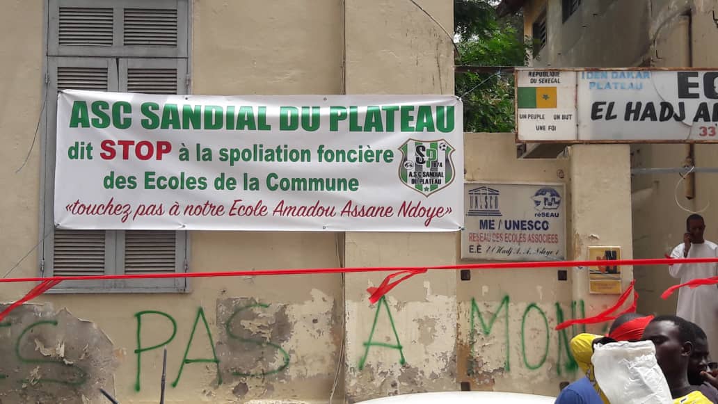 S'opposant à la vente de l'école Amadou Assane NDOYE, le maire de Dakar Plateau organise un sit in (images)