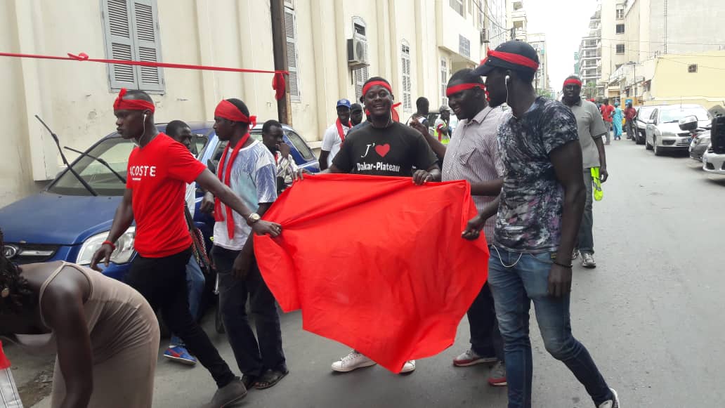 S'opposant à la vente de l'école Amadou Assane NDOYE, le maire de Dakar Plateau organise un sit in (images)