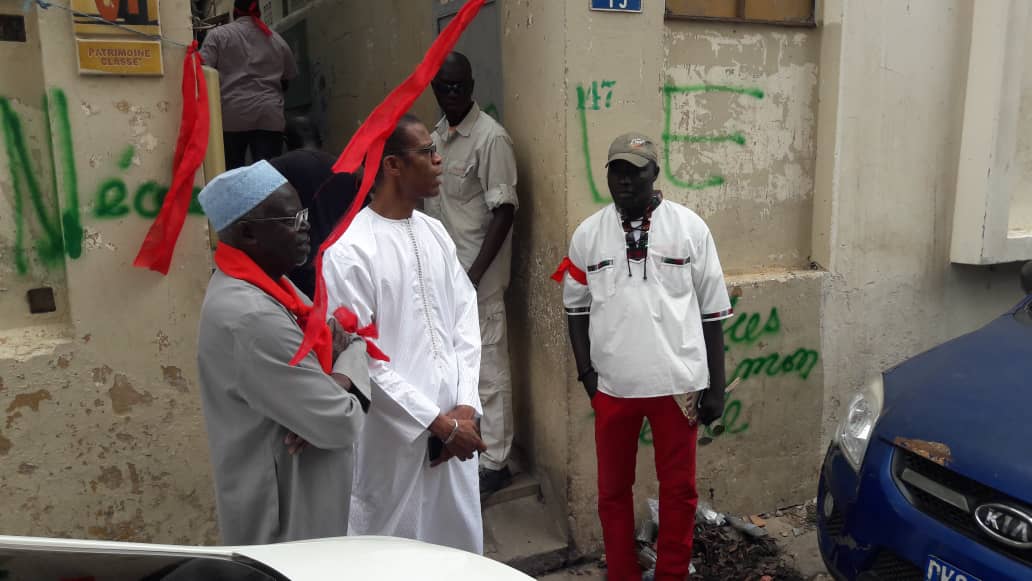 S'opposant à la vente de l'école Amadou Assane NDOYE, le maire de Dakar Plateau organise un sit in (images)