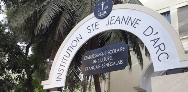 Jeanne d’Arc : Les 22 filles voilées renvoyées de l’école seront réintégrées