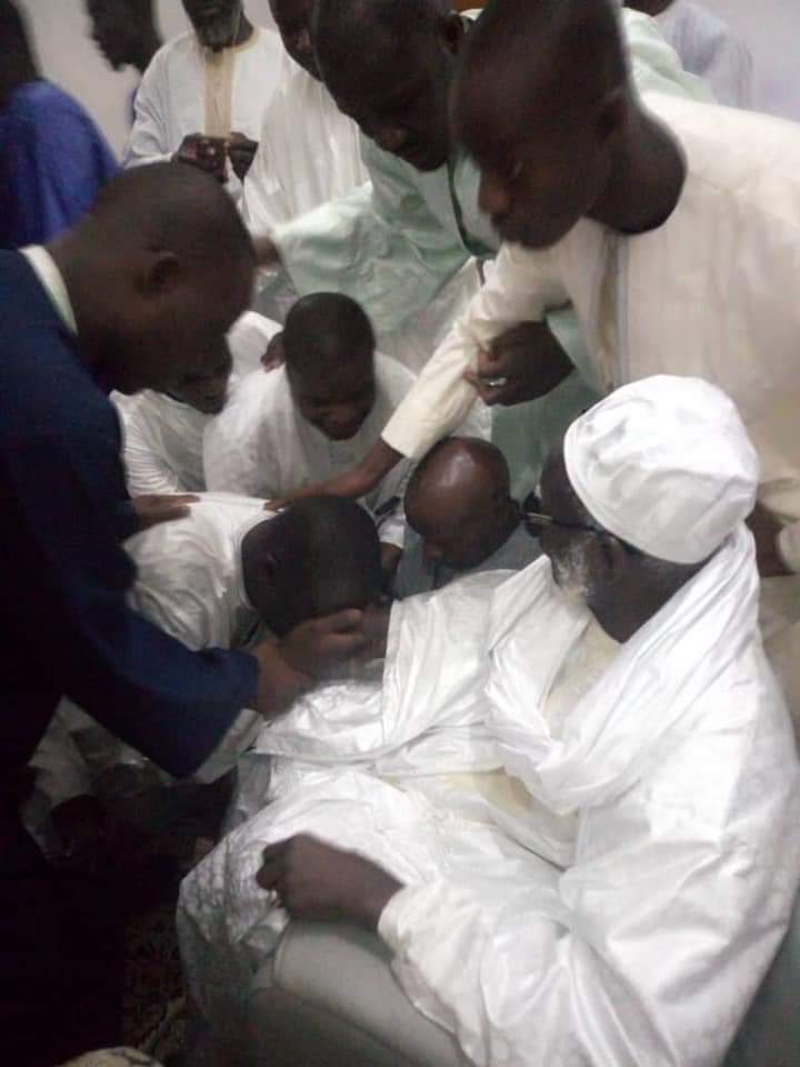  Une délégation de la ville de Dakar, conduite par Mme le Maire Soham El Wardini, chez le khalif Serigne Mountakha