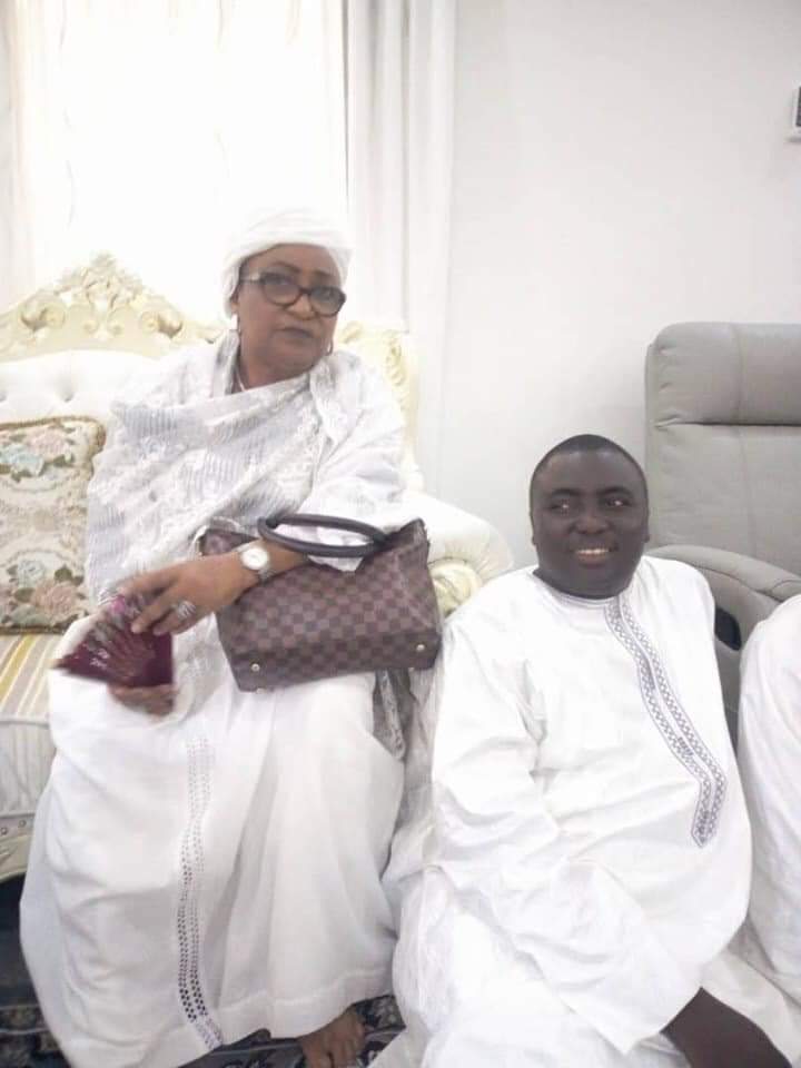  Une délégation de la ville de Dakar, conduite par Mme le Maire Soham El Wardini, chez le khalif Serigne Mountakha